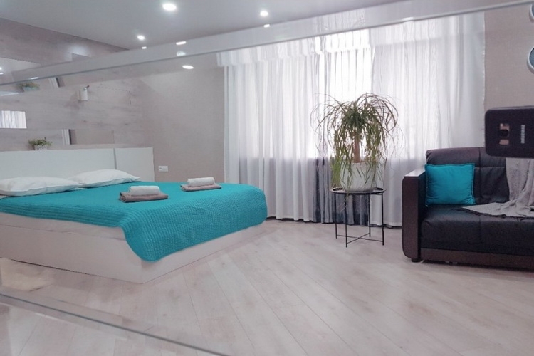 Новая студия на сутки в самом центре Пинска (пл. Ленина 1)