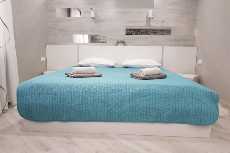 Новая студия на сутки в самом центре Пинска (пл. Ленина 1)